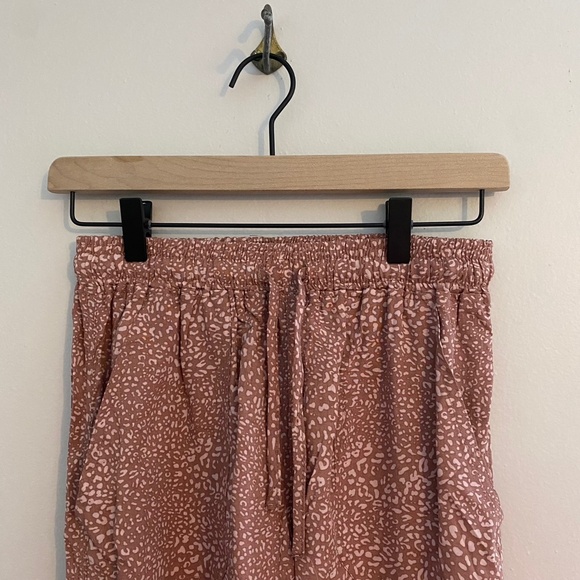 NWT Thread & Supply Mauve Leopard Jogger Pant SIZE XS - Picture 5 of 7